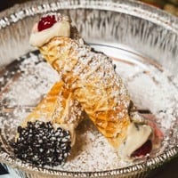 Cannoli.